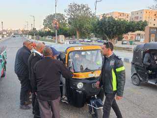 بالصور . . جهاز مدينة بدر يواجه تحديات في القضاء على التوك توك